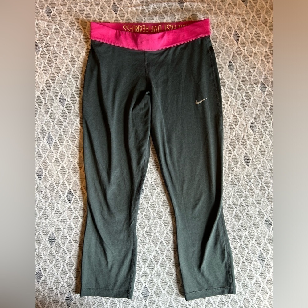 S - Nike Dri-Fit Crop Legging